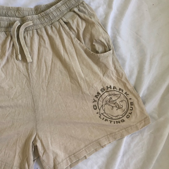 SOLD Woman’s gym shark shorts - Picture 4 of 4